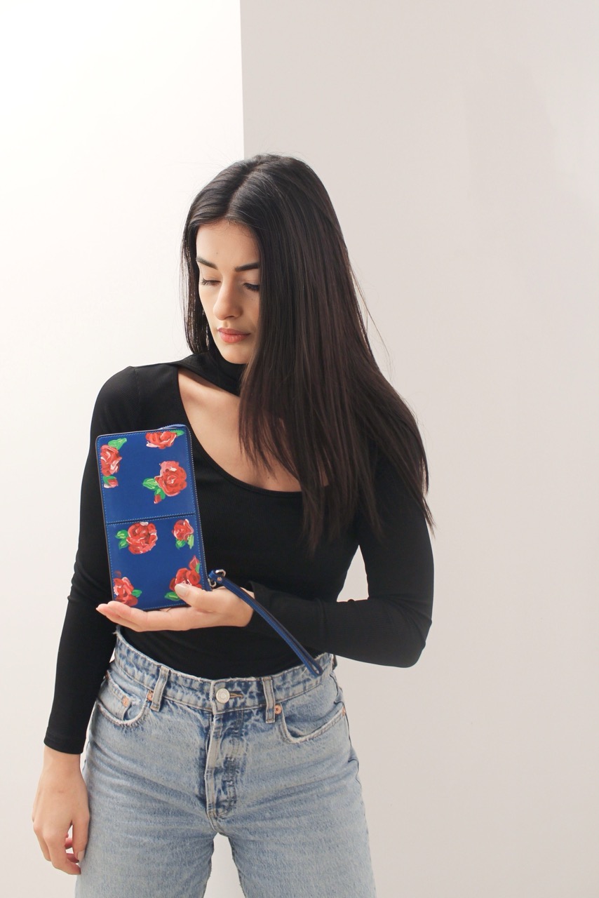 wearable art hand painted wallet red roses by gioromo flowers telamoda2 wearable art hand painted wallet red roses by gioromo flowers telamoda2